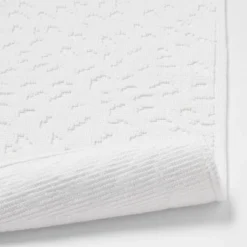 20"x32" Snow Leopard Bath Mat White - Threshold™ -Dream Decor Shop GUEST 061081fd 83d9 4466 b62d ad837060f183