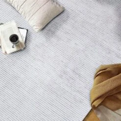 World Rug Gallery Contemporary Distressed Stripe Machine Washable Area Rug -Dream Decor Shop GUEST a02bff0e 095a 429e a906 7abcea1379bf